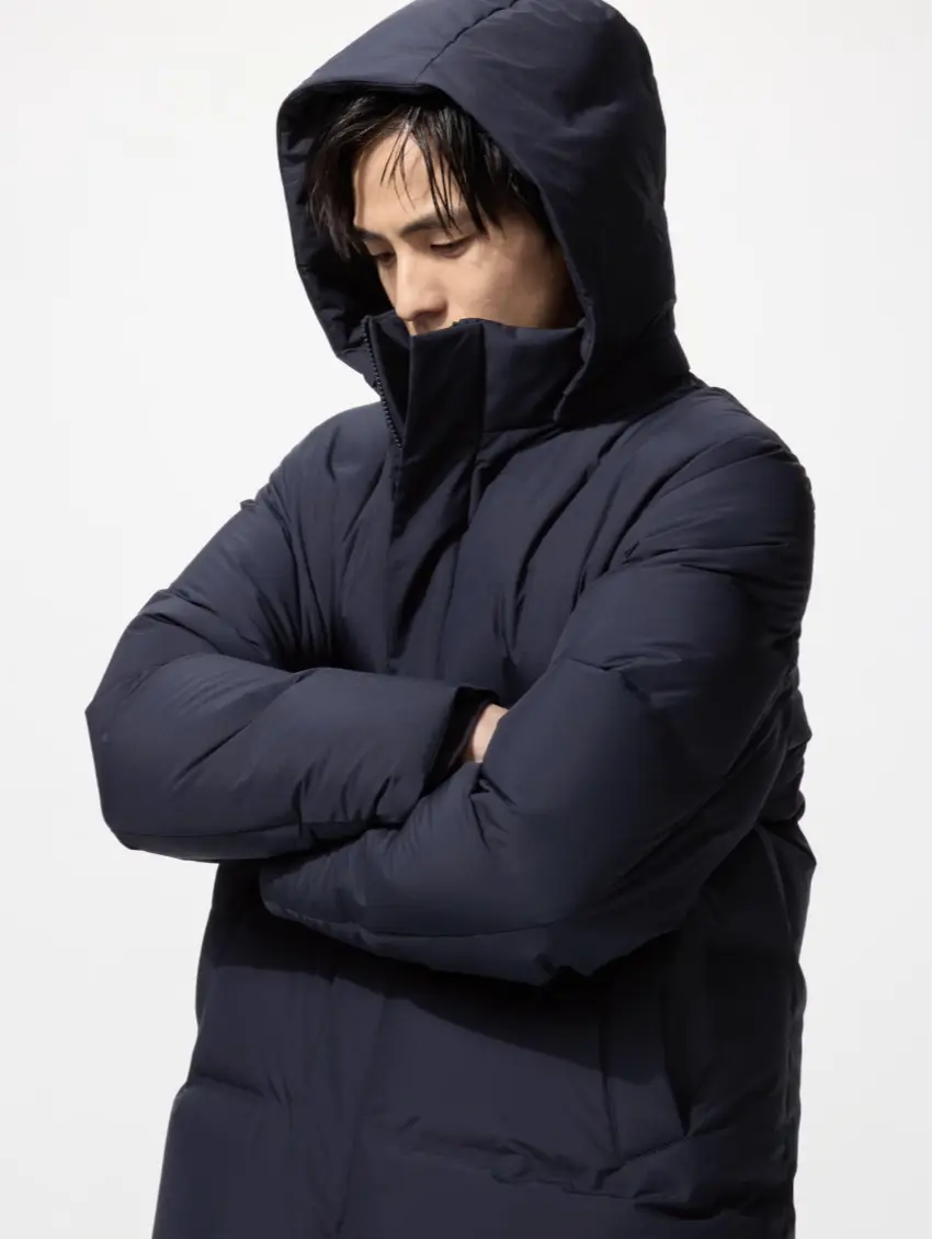 Пуховое пальто без швов